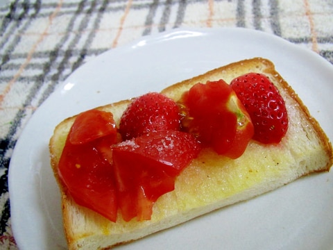 赤いトースト～苺とトマト